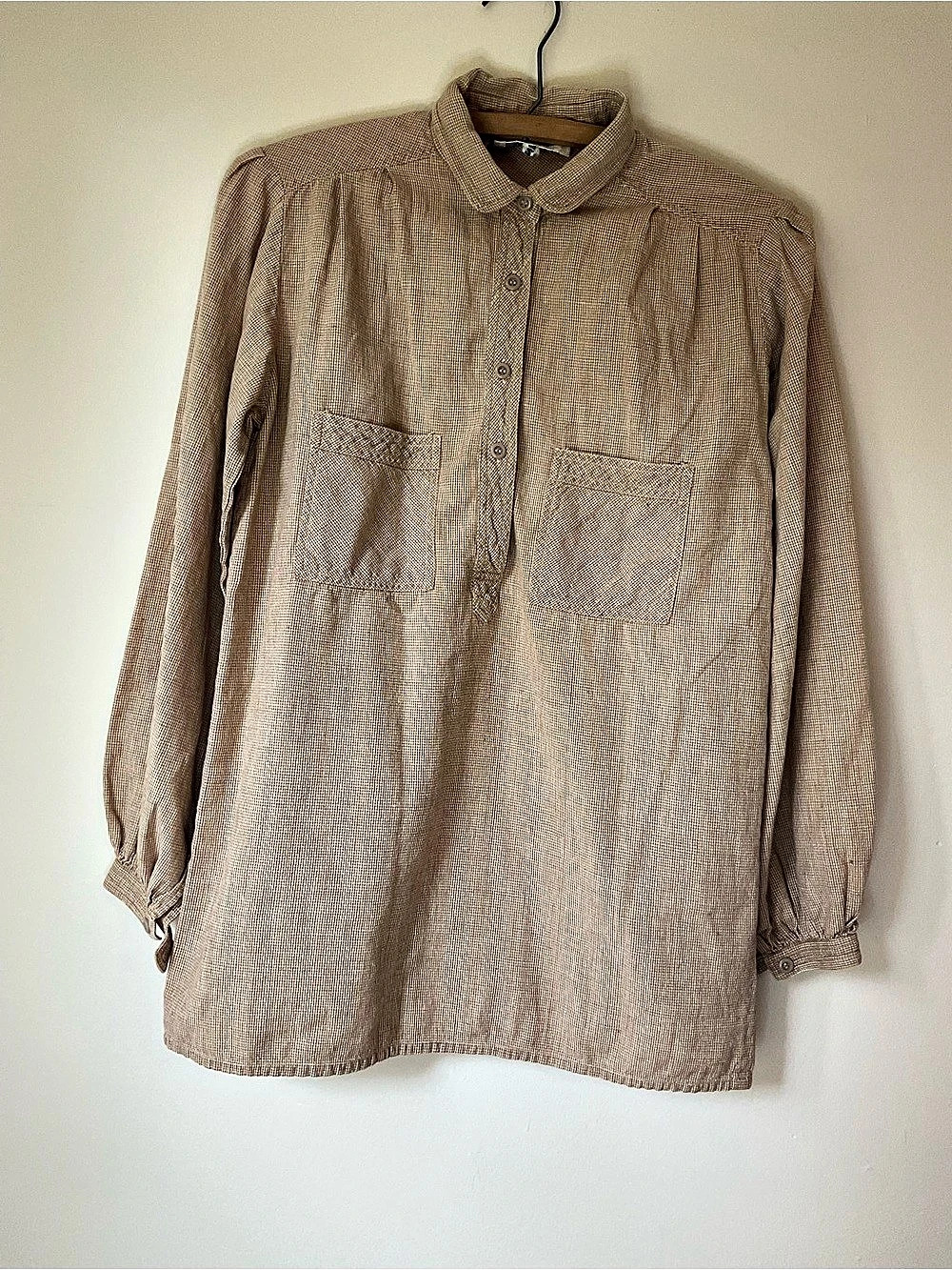 Vintage 70s Houndstooth Button Down Shirt in Brown & White 18” by 24”